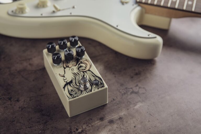 Eons Five-State Fuzz | WALRUS AUDIO